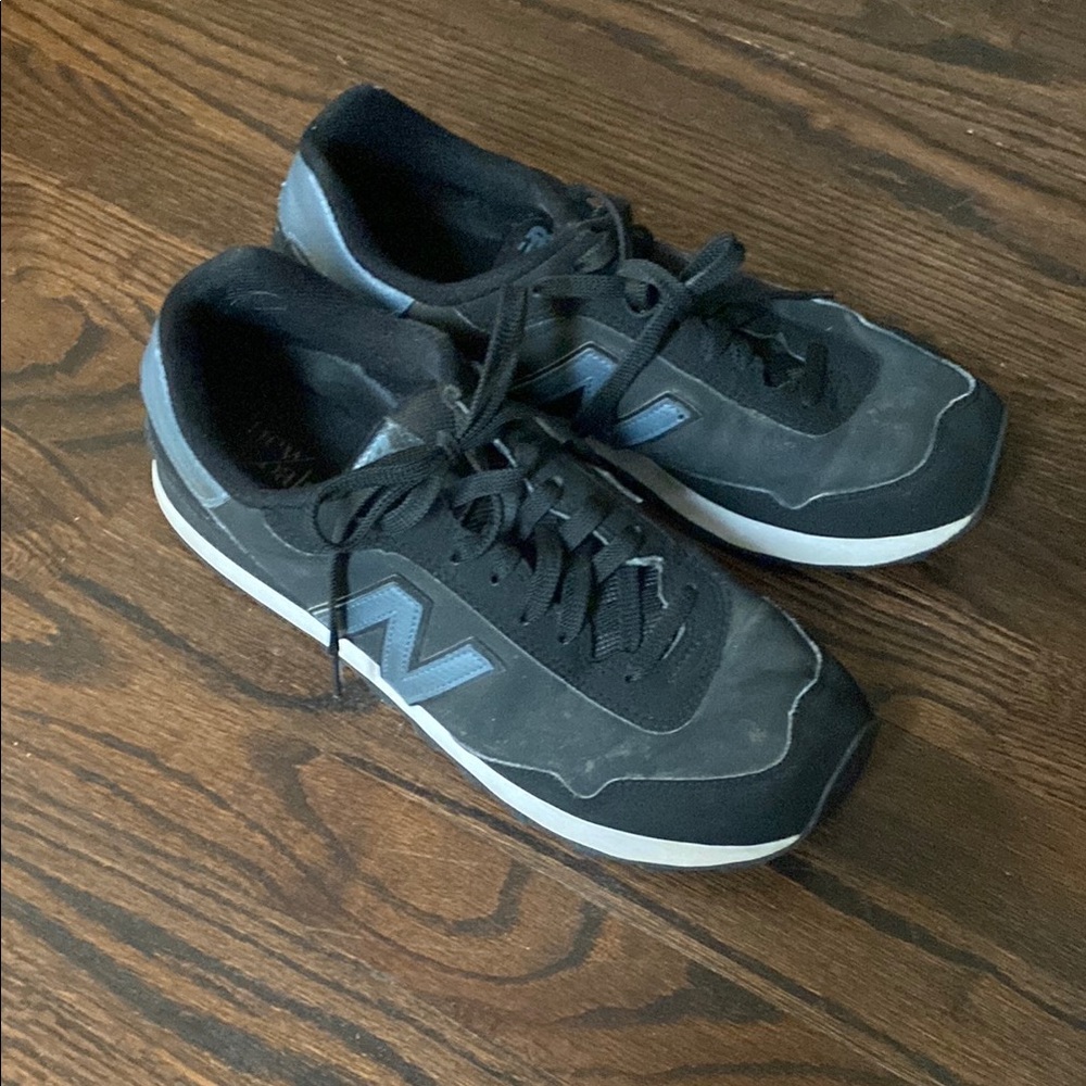 New Balance Men's Black Sneakers